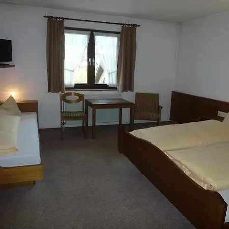 Gasthof-hotel Rebstock Szálloda Winden im Elztal